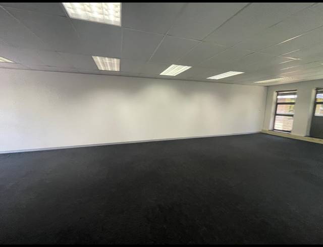 150M² OFFICE TO LET IN HURLINGHAM